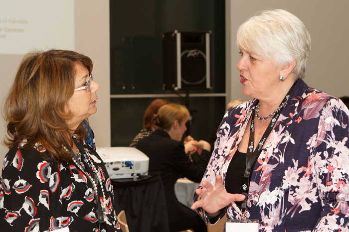 Joanne Cummings (PREVNet) et Cathy Garner (Comit&eacute; de s&eacute;lection permanent des RCE)