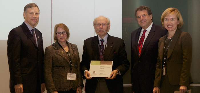 Chad Gaffield (SSHRC), Suzanne Fortier (Chair, NCE Steering Committee), Antoine Hakim (CSN), Alain Beaudet (CIHR) and Katie Lafferty (CSN)